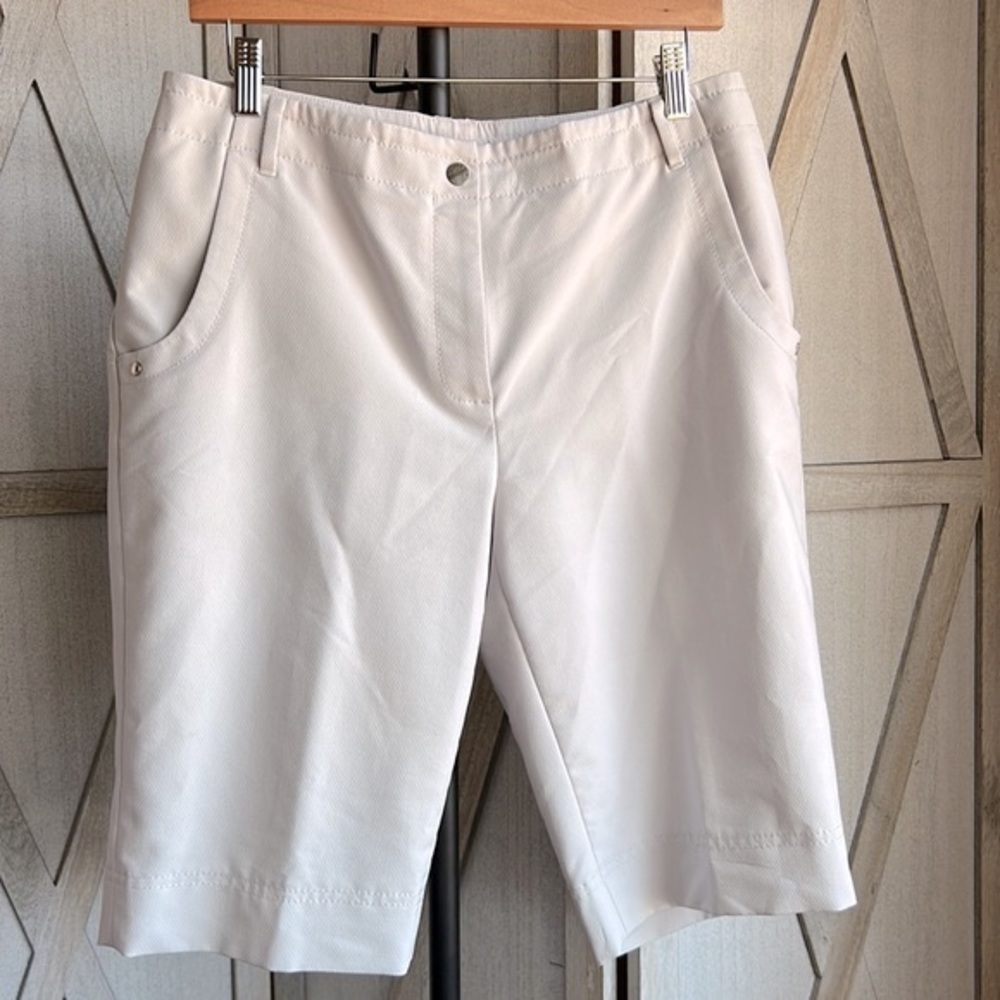 ANNIKA Cutter & Buck knee length women’s Bermuda golf shorts, white/grey size 10